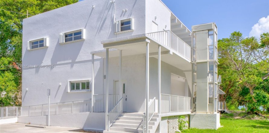 Immobilier commercial à Marathon, Floride № 1936586