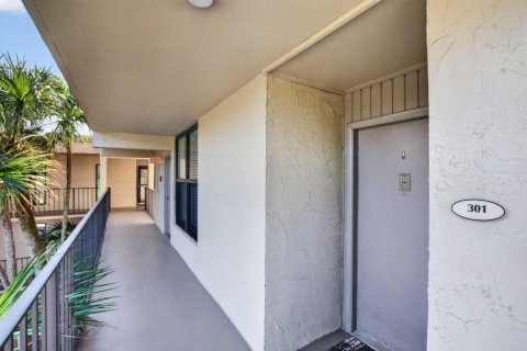 Copropriété à vendre à Boca Raton, Floride: 2 chambres, 104.98 m2 № 2412208 - photo 6