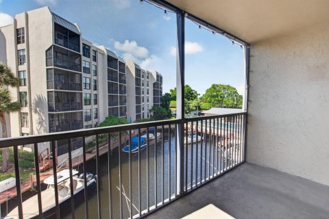Copropriété à vendre à Boca Raton, Floride: 2 chambres, 104.98 m2 № 2412208 - photo 19