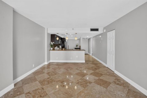 Copropriété à vendre à Boca Raton, Floride: 2 chambres, 104.98 m2 № 2412208 - photo 15