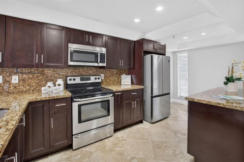 Copropriété à vendre à Boca Raton, Floride: 2 chambres, 104.98 m2 № 2412208 - photo 12