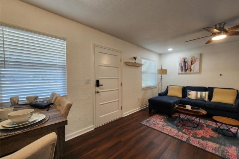 Casa en alquiler en Clearwater, Florida, 3 dormitorios, 92.62 m2 № 1886311 - foto 2