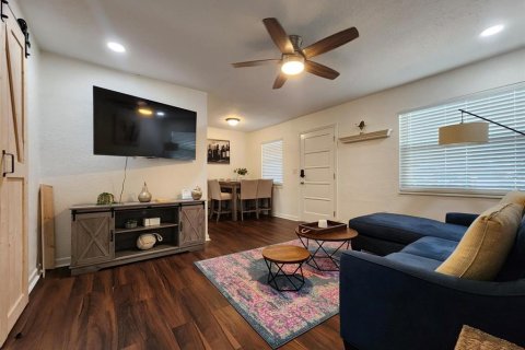 Casa en alquiler en Clearwater, Florida, 3 dormitorios, 92.62 m2 № 1886311 - foto 4