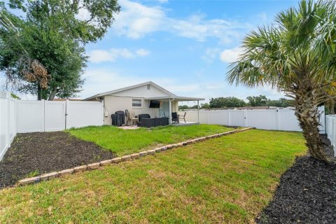 House in Tampa, Florida 3 bedrooms, 119.29 sq.m. № 1781007 - photo 6