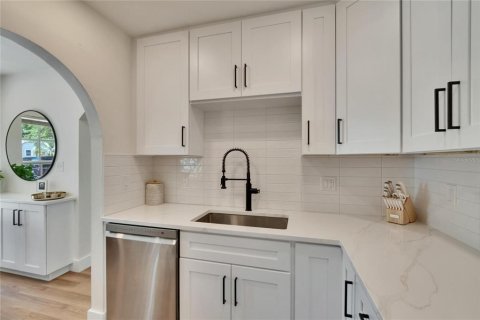 Casa en venta en Tampa, Florida, 3 dormitorios, 101.82 m2 № 1631308 - foto 10