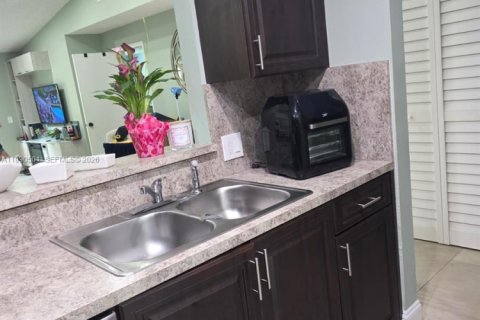 Casa en venta en Davie, Florida, 3 dormitorios, 143.81 m2 № 2052168 - foto 4