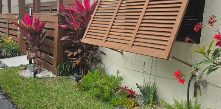 Casa en Davie, Florida 3 dormitorios, 143.81 m2 № 2052168