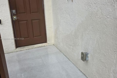 Casa en venta en Davie, Florida, 3 dormitorios, 143.81 m2 № 2052168 - foto 3