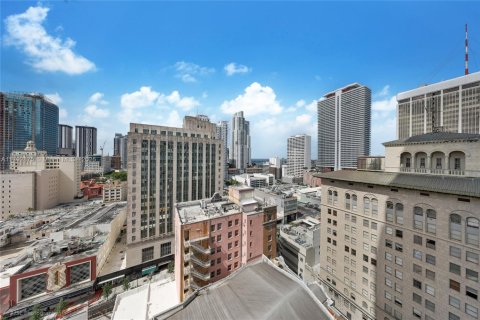 Condo in Miami, Florida, 1 bedroom  № 1699887 - photo 10
