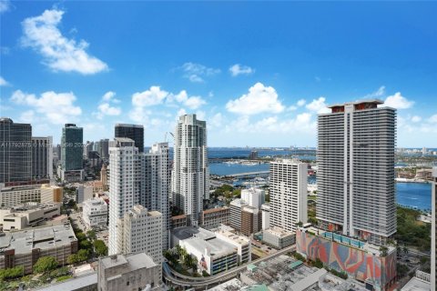 Condo in Miami, Florida, 1 bedroom  № 1699887 - photo 15