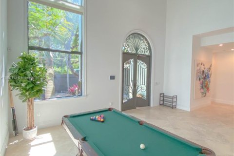 House in Miami, Florida 4 bedrooms, 389.35 sq.m. № 1932872 - photo 5