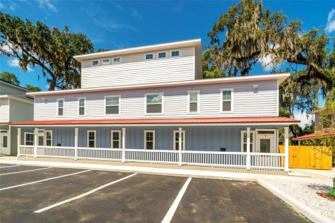 Apartment in Gainesville, Florida 5 bedrooms, 302.49 sq.m. № 2231342 - photo 2