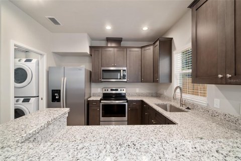 Apartment in Gainesville, Florida 5 bedrooms, 302.49 sq.m. № 2231342 - photo 4