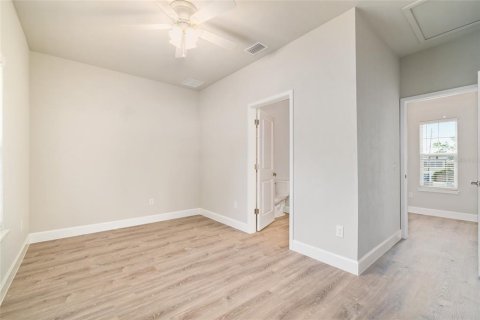 Apartment in Gainesville, Florida 5 bedrooms, 302.49 sq.m. № 2231342 - photo 9