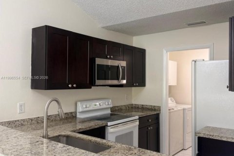 Adosado en venta en Miramar, Florida, 2 dormitorios, 98.48 m2 № 2058447 - foto 9