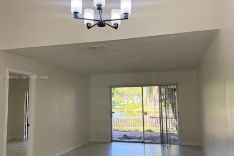 Adosado en venta en Miramar, Florida, 2 dormitorios, 98.48 m2 № 2058447 - foto 7