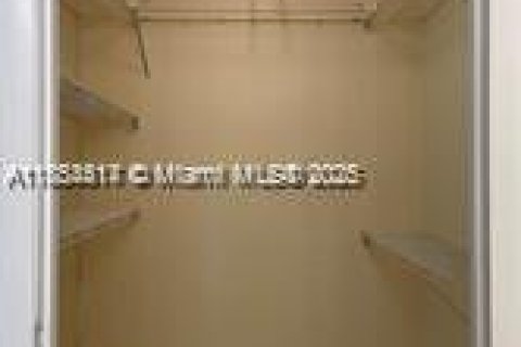 Copropriété à louer à Hollywood, Floride: 1 chambre, 80.27 m2 № 1962404 - photo 16