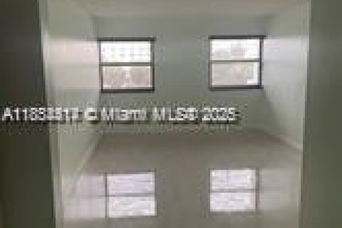 Copropriété à louer à Hollywood, Floride: 1 chambre, 80.27 m2 № 1962404 - photo 10