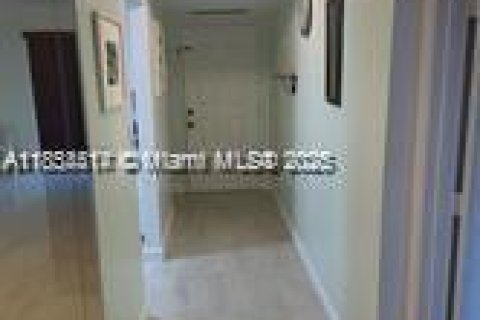 Copropriété à louer à Hollywood, Floride: 1 chambre, 80.27 m2 № 1962404 - photo 12