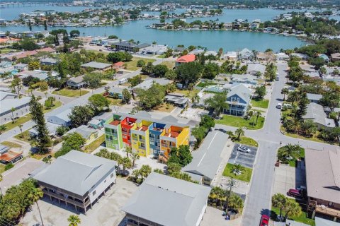 Townhouse in Indian Rocks Beach, Florida 3 bedrooms, 155.33 sq.m. № 1822661 - photo 4