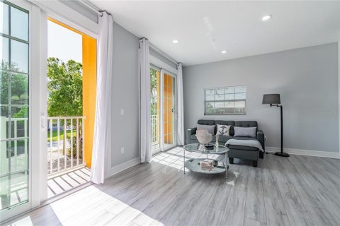 Townhouse in Indian Rocks Beach, Florida 3 bedrooms, 155.33 sq.m. № 1822661 - photo 11