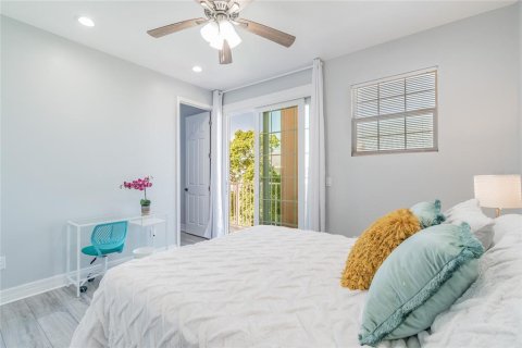Townhouse in Indian Rocks Beach, Florida 3 bedrooms, 155.33 sq.m. № 1822661 - photo 18