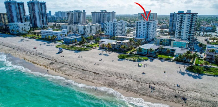 Condo à Hollywood, Floride, 2 chambres  № 1980936