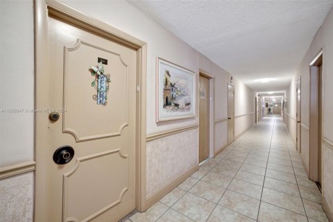 Copropriété à vendre à Hollywood, Floride: 2 chambres, 134.15 m2 № 1980936 - photo 12