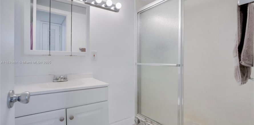 Condominio en Lighthouse Point, Florida, 2 dormitorios № 1809697