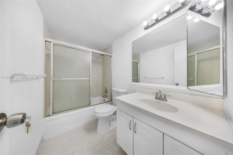 Condominio en venta en North Bay Village, Florida, 1 dormitorio, 87.33 m2 № 1968576 - foto 28