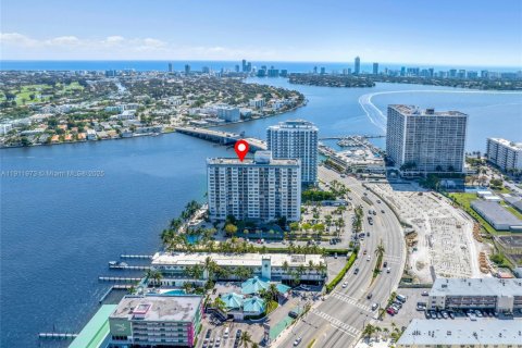 Condominio en venta en North Bay Village, Florida, 1 dormitorio, 87.33 m2 № 1968576 - foto 25