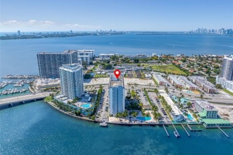 Condominio en venta en North Bay Village, Florida, 1 dormitorio, 87.33 m2 № 1968576 - foto 3