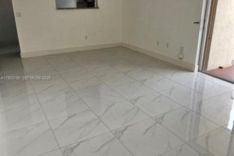 Condominio en alquiler en Miami, Florida, 1 dormitorio, 75.16 m2 № 1982124 - foto 7