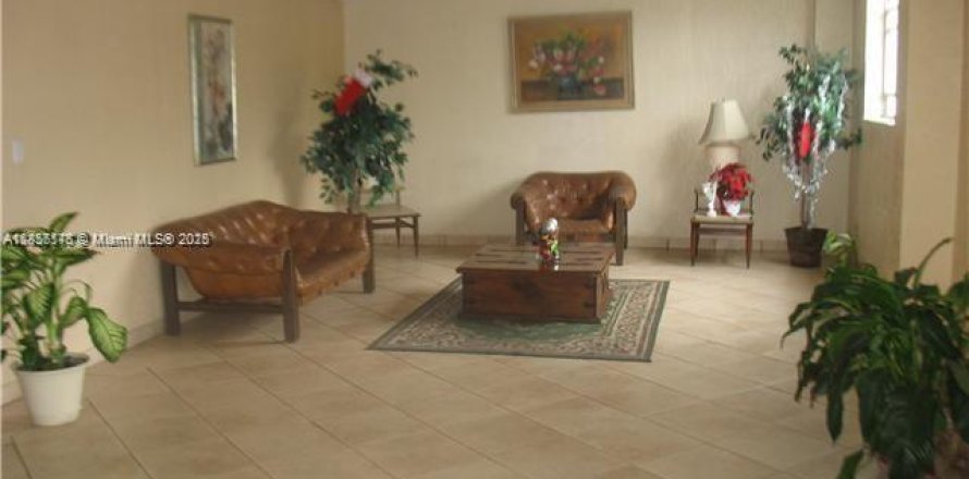 Condo in North Miami Beach, Florida, 1 bedroom  № 1880141