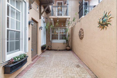 Townhouse in Pembroke Pines, Florida 3 bedrooms, 164.62 sq.m. № 2023885 - photo 24