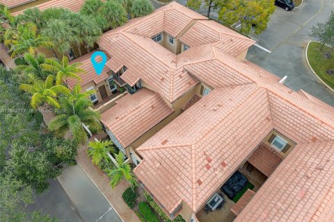 Townhouse in Pembroke Pines, Florida 3 bedrooms, 164.62 sq.m. № 2023885 - photo 28