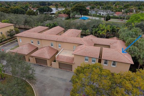 Townhouse in Pembroke Pines, Florida 3 bedrooms, 164.62 sq.m. № 2023885 - photo 30