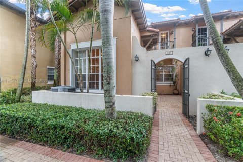 Adosado en Pembroke Pines, Florida 3 dormitorios, 164.62 m2 № 2023885