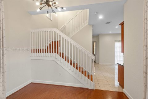 Townhouse in Pembroke Pines, Florida 3 bedrooms, 164.62 sq.m. № 2023885 - photo 4