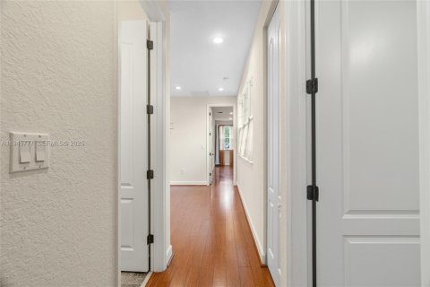 Townhouse in Pembroke Pines, Florida 3 bedrooms, 164.62 sq.m. № 2023885 - photo 11