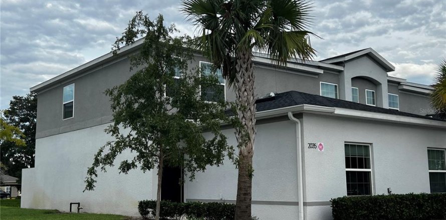 Adosado en Kissimmee, Florida 4 dormitorios, 143.81 m2 № 1912029