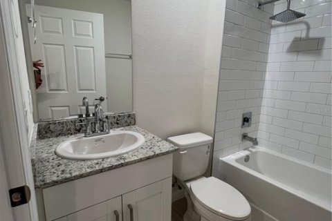 Adosado en alquiler en Kissimmee, Florida, 4 dormitorios, 143.81 m2 № 1912029 - foto 17