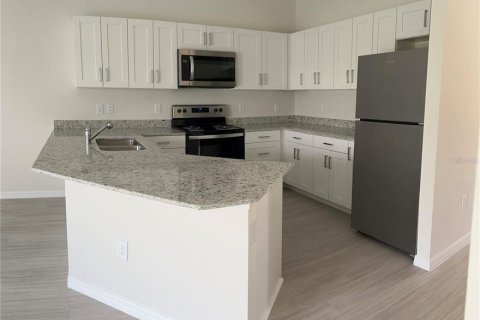 Adosado en alquiler en Kissimmee, Florida, 4 dormitorios, 143.81 m2 № 1912029 - foto 5