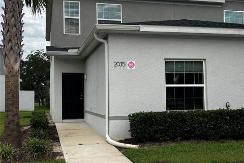 Adosado en alquiler en Kissimmee, Florida, 4 dormitorios, 143.81 m2 № 1912029 - foto 2