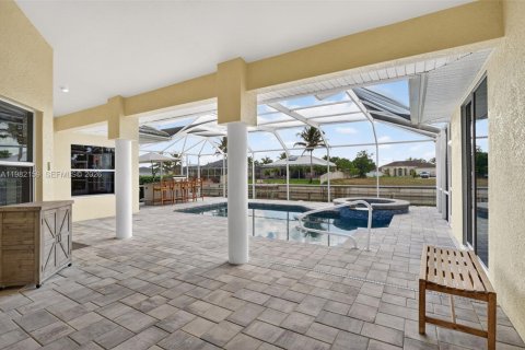 Villa ou maison à vendre à Cape Coral, Floride: 3 chambres № 2186891 - photo 25