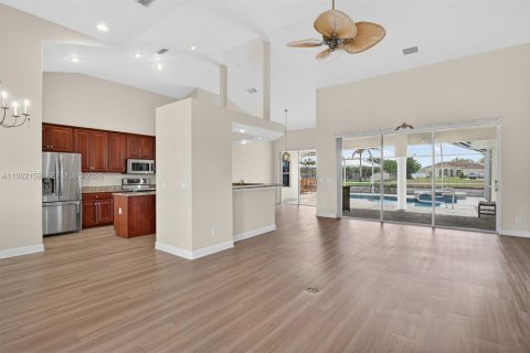 Villa ou maison à vendre à Cape Coral, Floride: 3 chambres № 2186891 - photo 5
