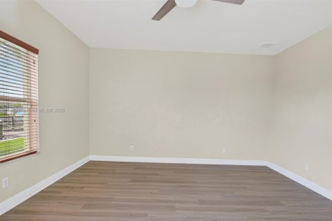 Villa ou maison à vendre à Cape Coral, Floride: 3 chambres № 2186891 - photo 21