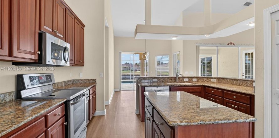 Villa ou maison à Cape Coral, Floride 3 chambres № 2186891