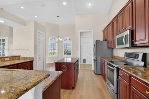 Villa ou maison à vendre à Cape Coral, Floride: 3 chambres № 2186891 - photo 8