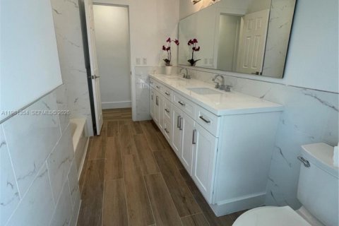 Снять в аренду виллу или дом в Майами, Флорида 3 спальни, 141.58м2, № 2080058 - фото 13